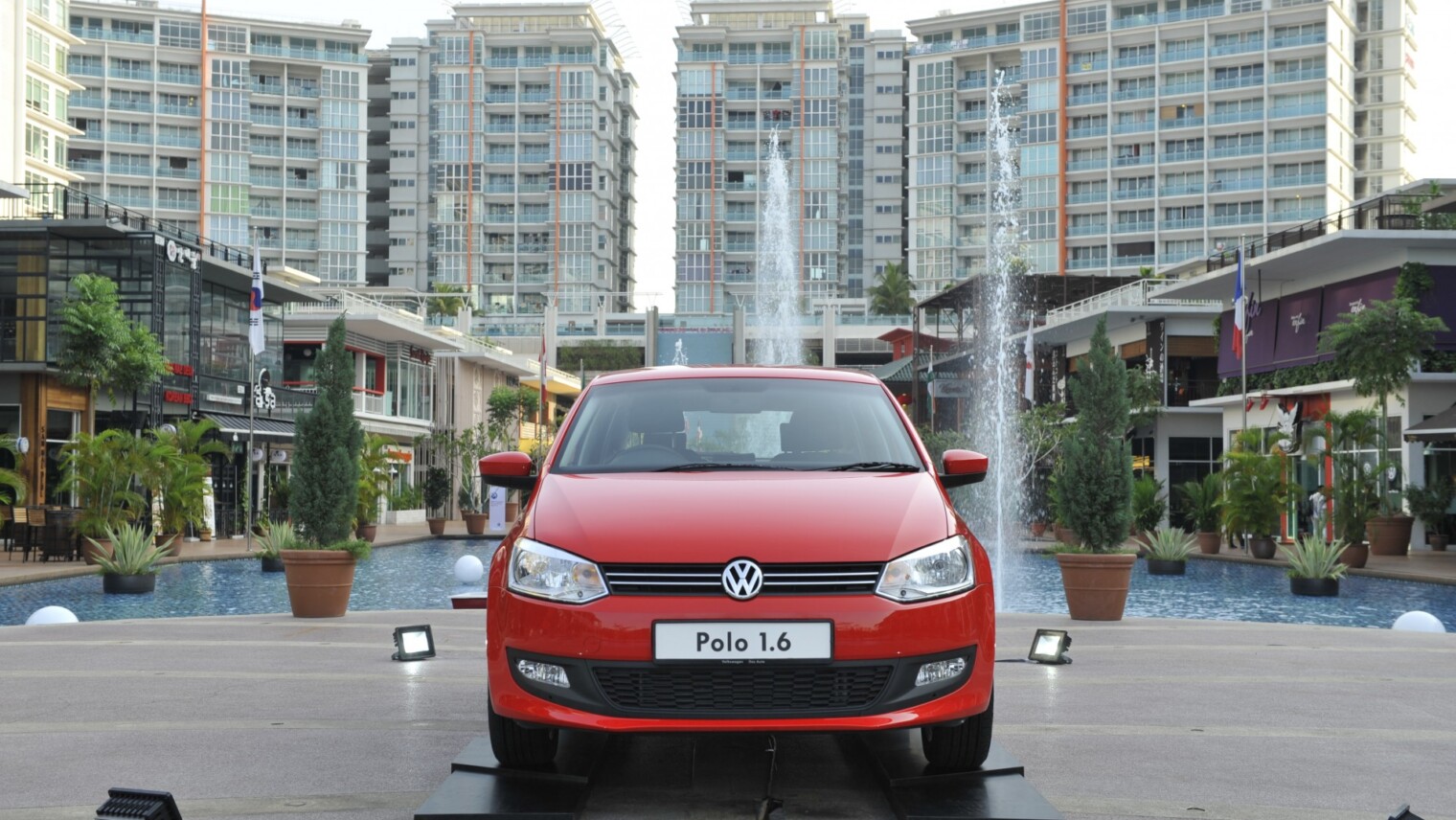 Test Drive Review Ckd Vw Polo Hatchback Autofreaks