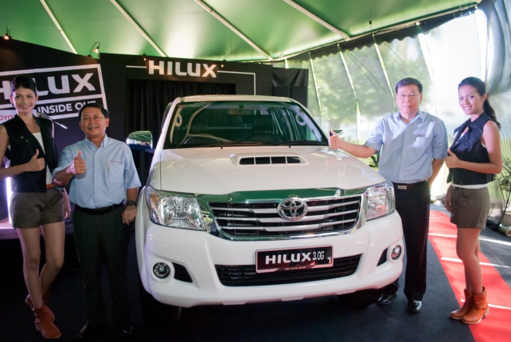 Datuk Ismet Suki, President of UMW Toyota Motor (left) with Khong Man Chong, Executive Director of UMW Toyota Motor during the Hilux Improvement Media Launch in Kota Kinabalu, Sabah