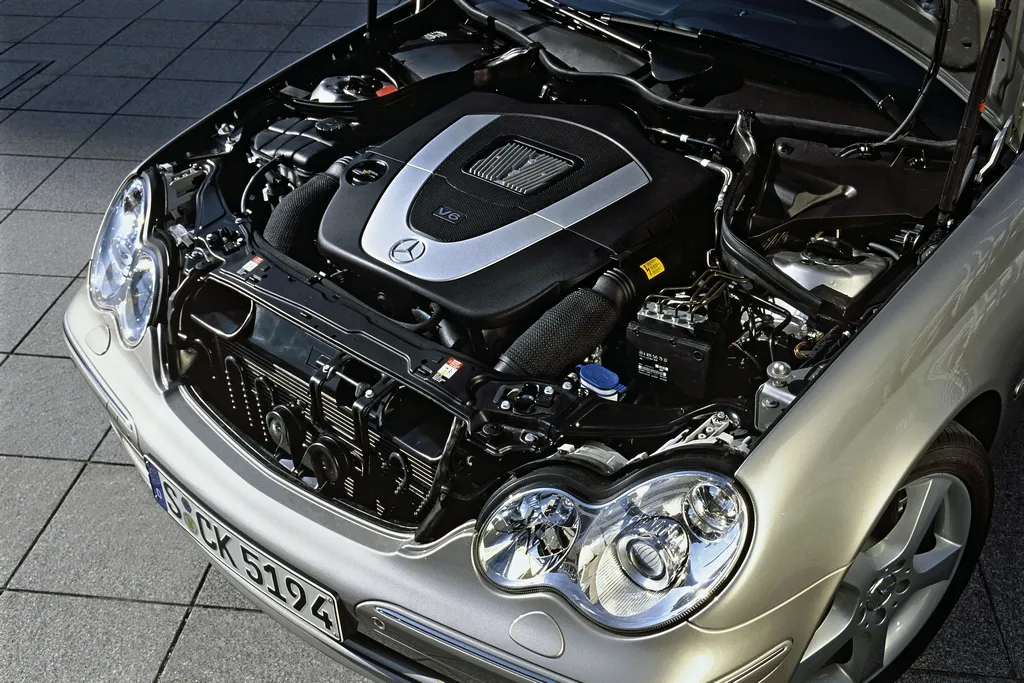 V for Victory: The V6 engine of the Mercedes-Benz C 230.