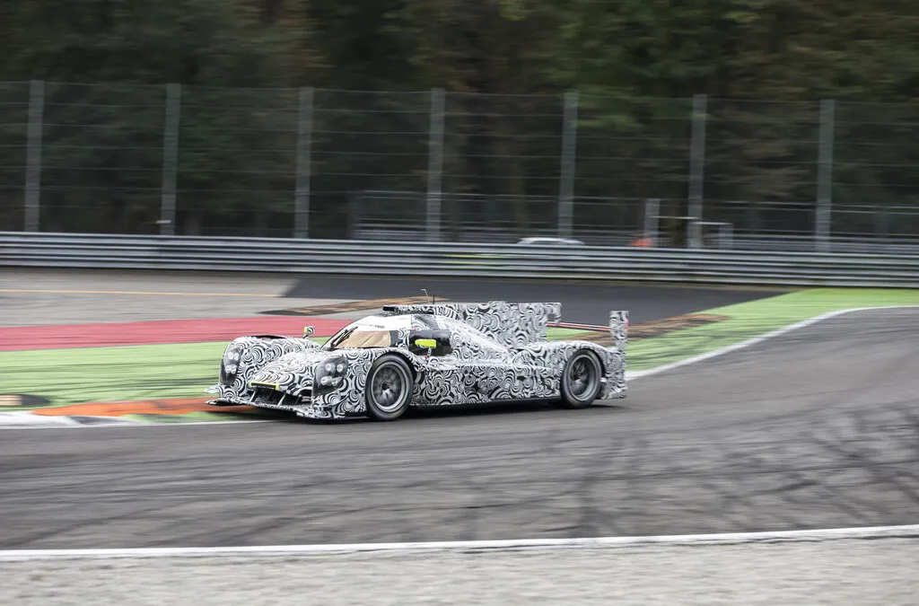 Porsche_LMP1_RacingTeam-14