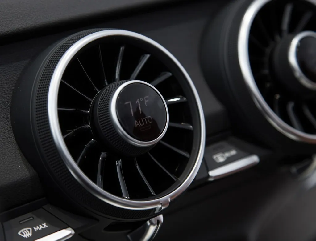 International CES 2014: Audi presents the new TT interior  Vents with integrated controls for the air conditioning 