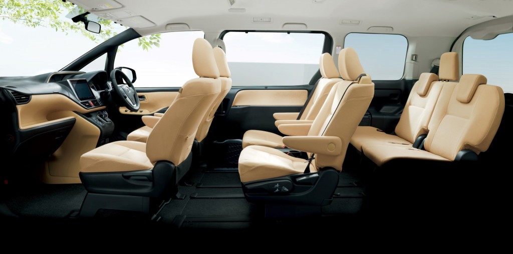 Toyota Noah Interior