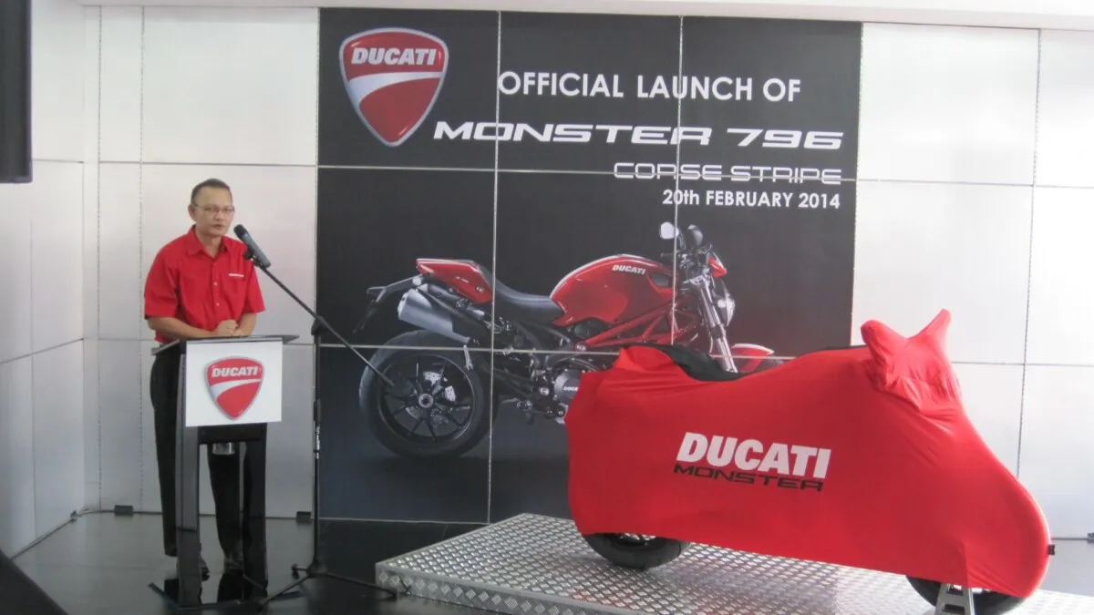 Ducati Monster 796 (3)