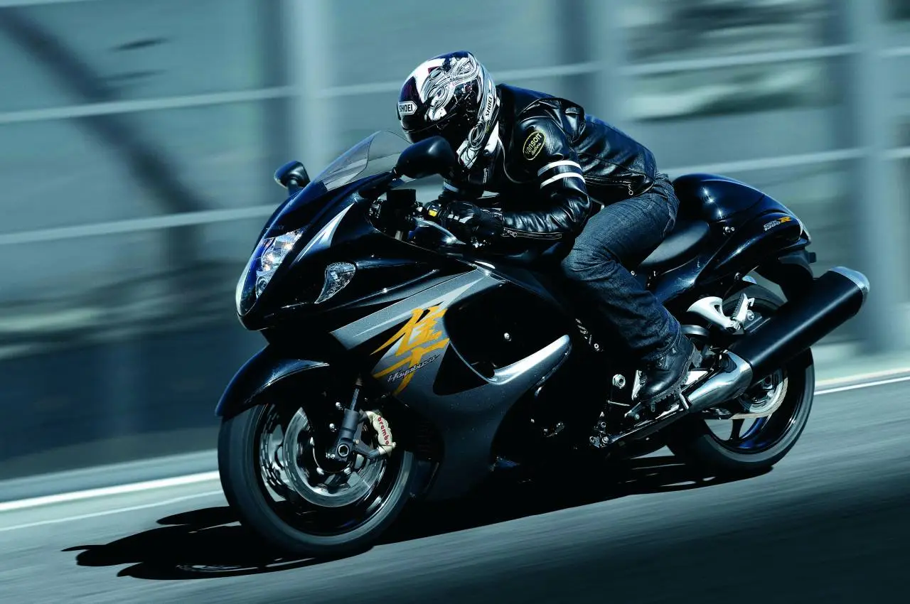 GSX1300RAL4_action_1