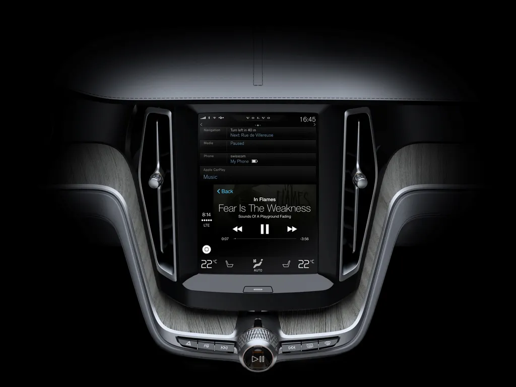 Volvo_XC90_Apple_CarPlay-03