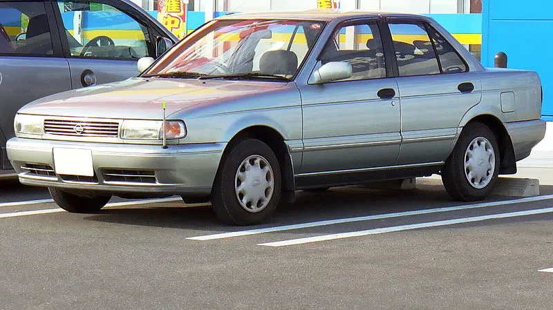 800px-Nissan_Sentra