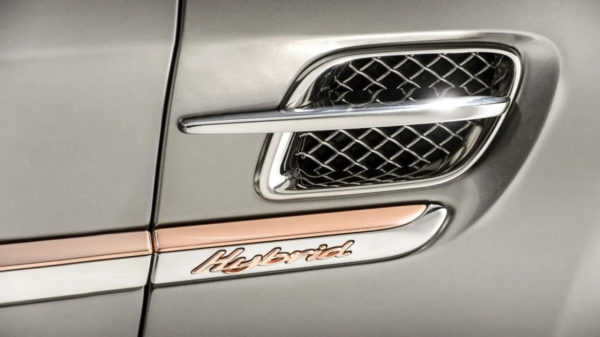 Bentley_Hybrid_Concept_Exterior_Badge_2