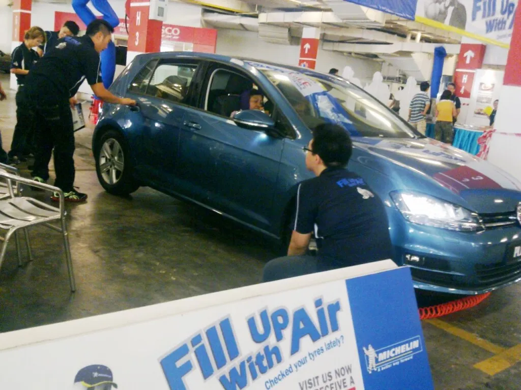 Drivers who participate in FUWA campaign receive free technical advice on the maintenance of the correct tyre pres