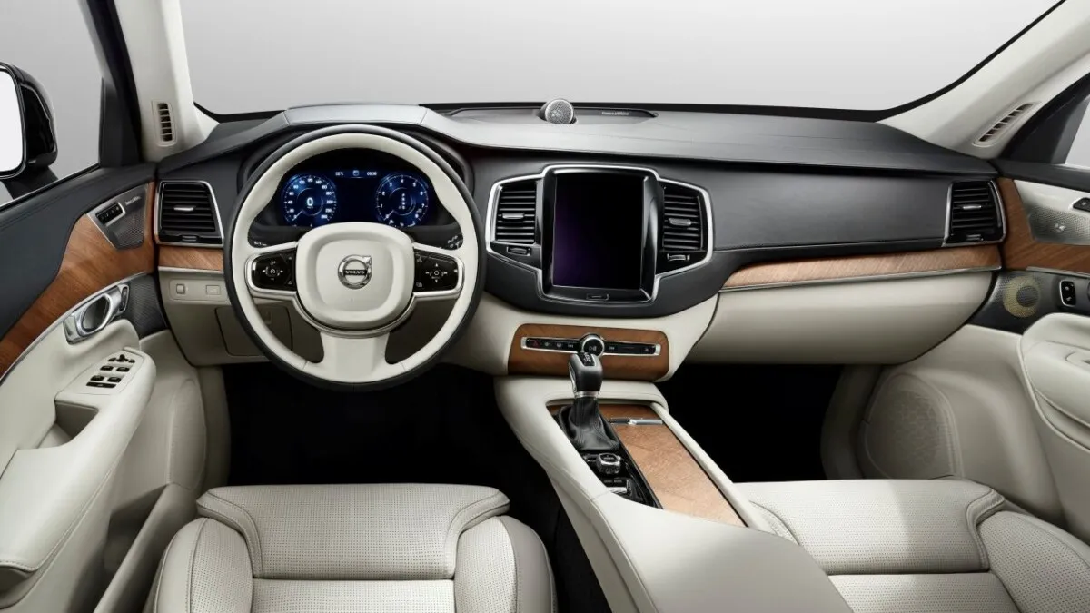Volvo_XC90_Interior-11