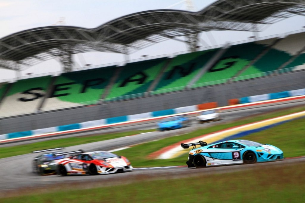 Race-leaders fight for top spot