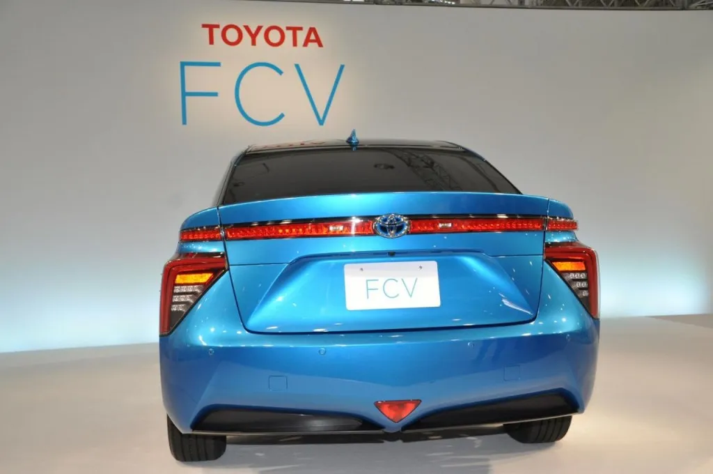 Toyota_FCV_08