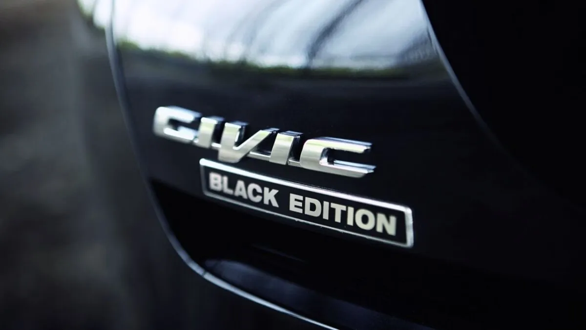 Honda-Civic-Black-Edition-5[2]