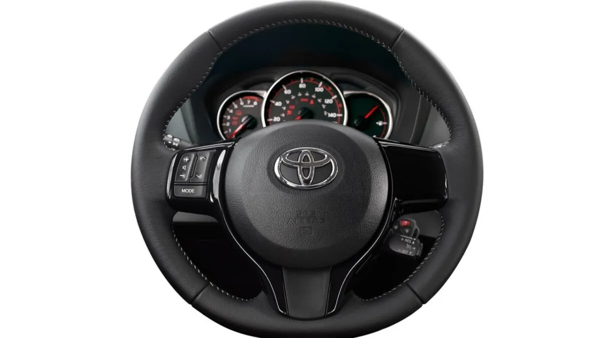 Toyota Yaris (1)
