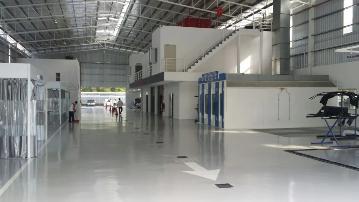 10 The interior of the new Ban Lee Heng Motor Body and Paint Centre