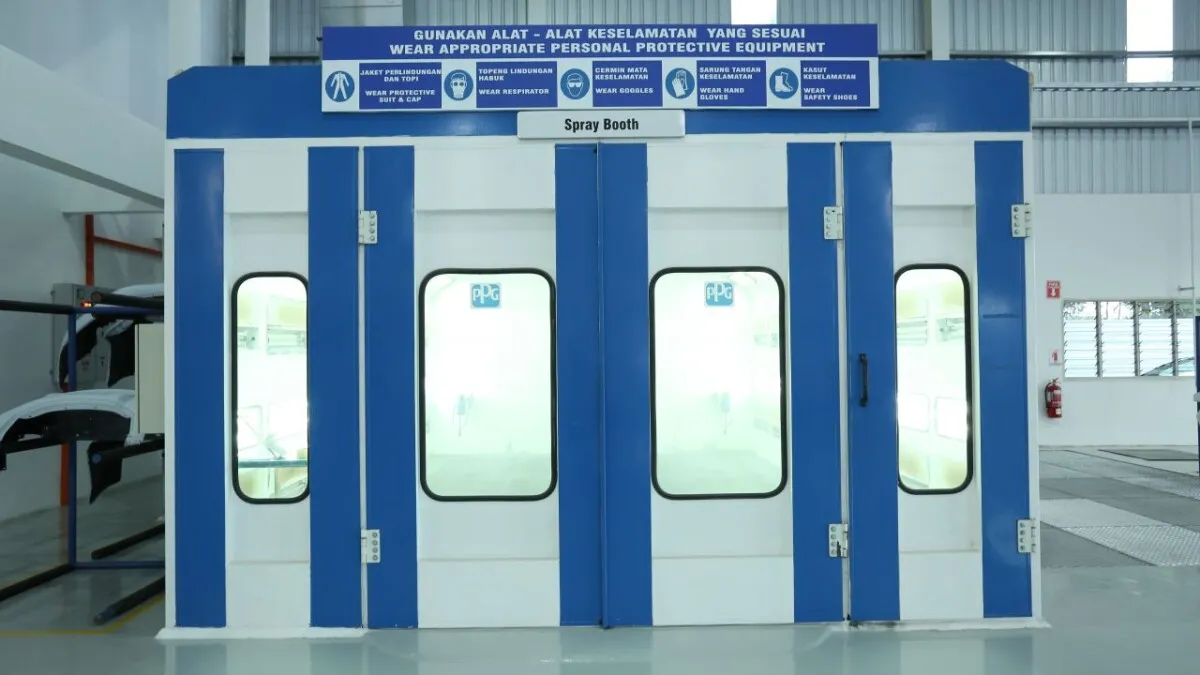 14 A Spray Booth at Ban Lee Heng Motor Body and Paint Centre