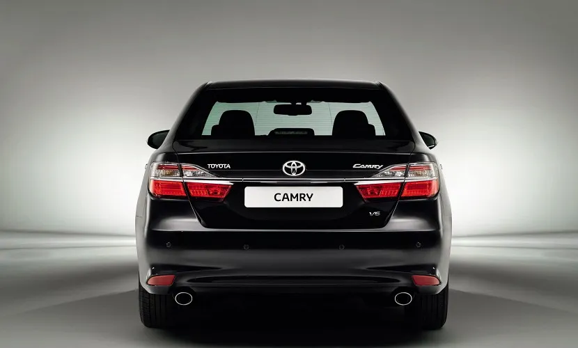 Toyota Camry  (5)