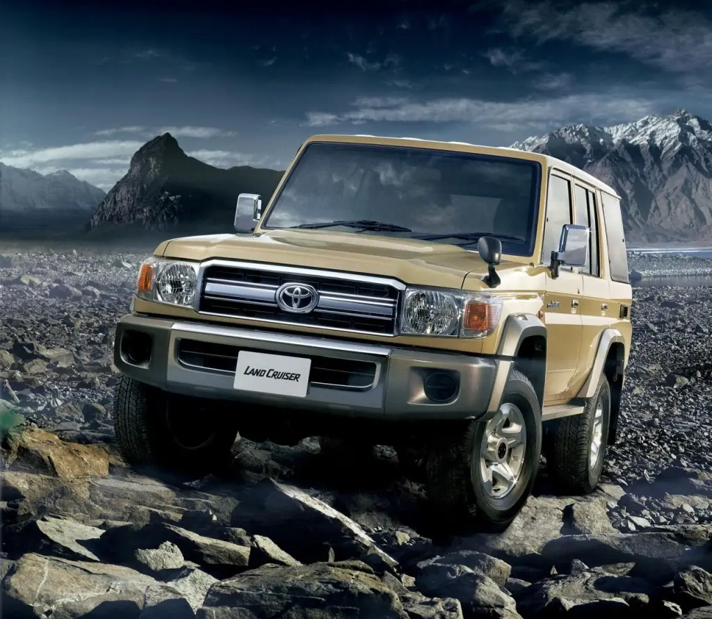 Toyota_Landcruiser_70-02