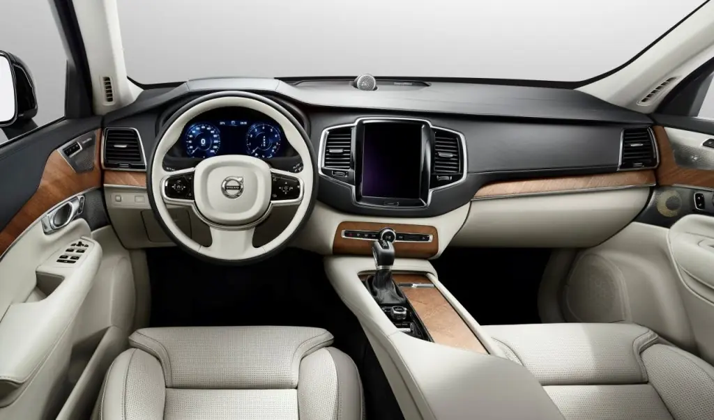 Volvo XC90 (2)