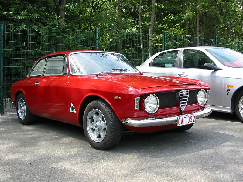 800px-Alfa_Romeo_Junior_GT