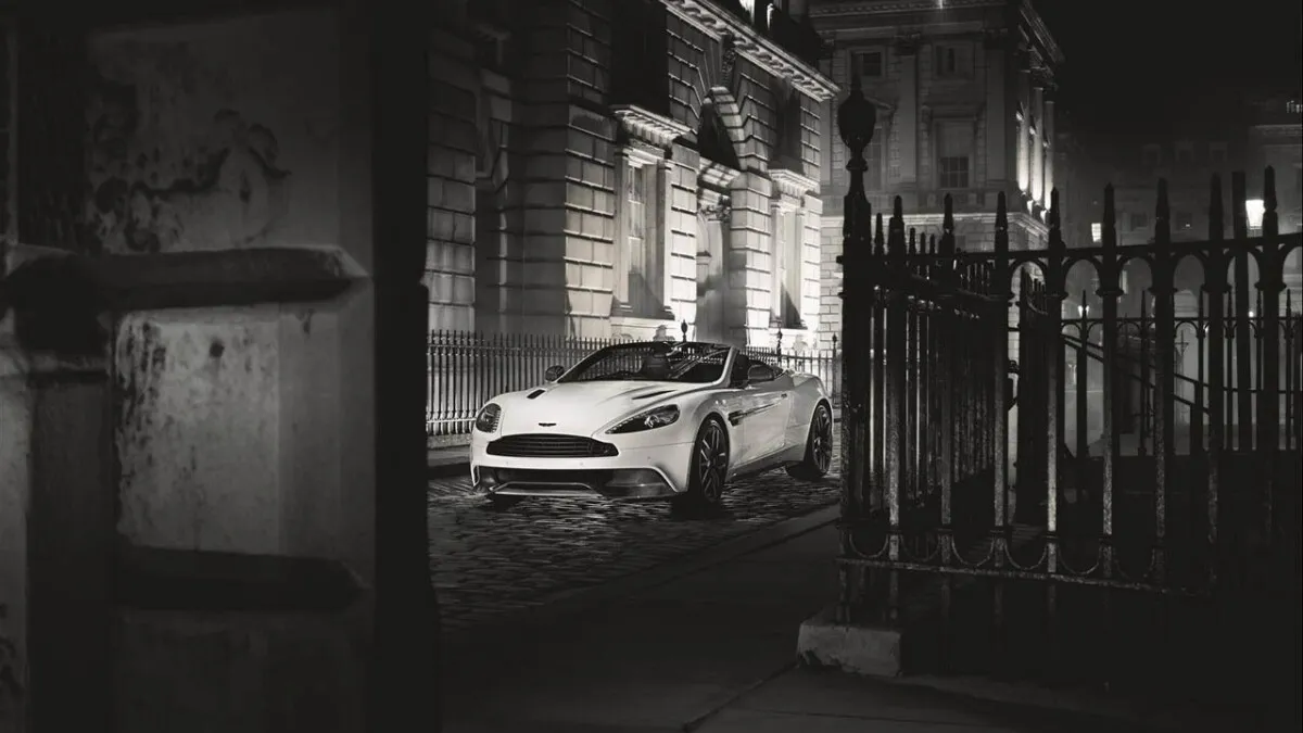 Aston Martin Vanquish Carbon Edition  (12)