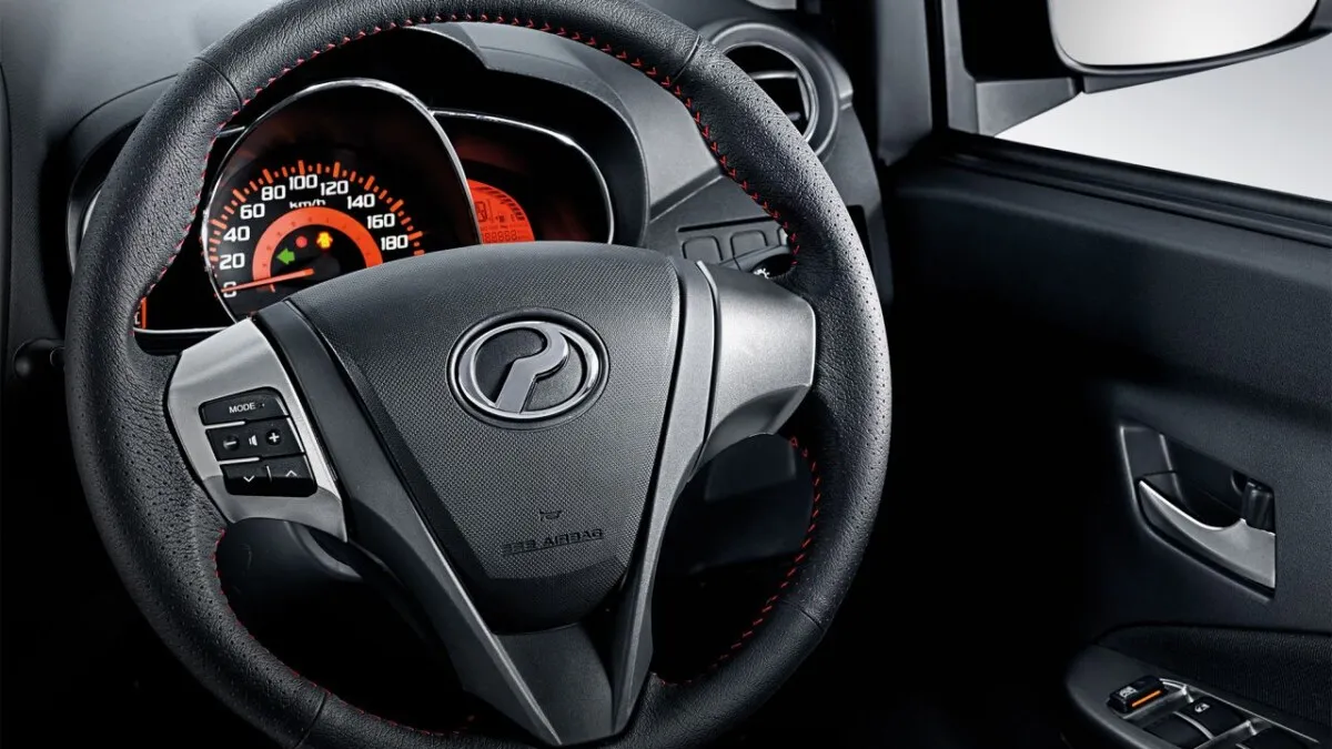 Leather Steering Wheel & Audio Switches