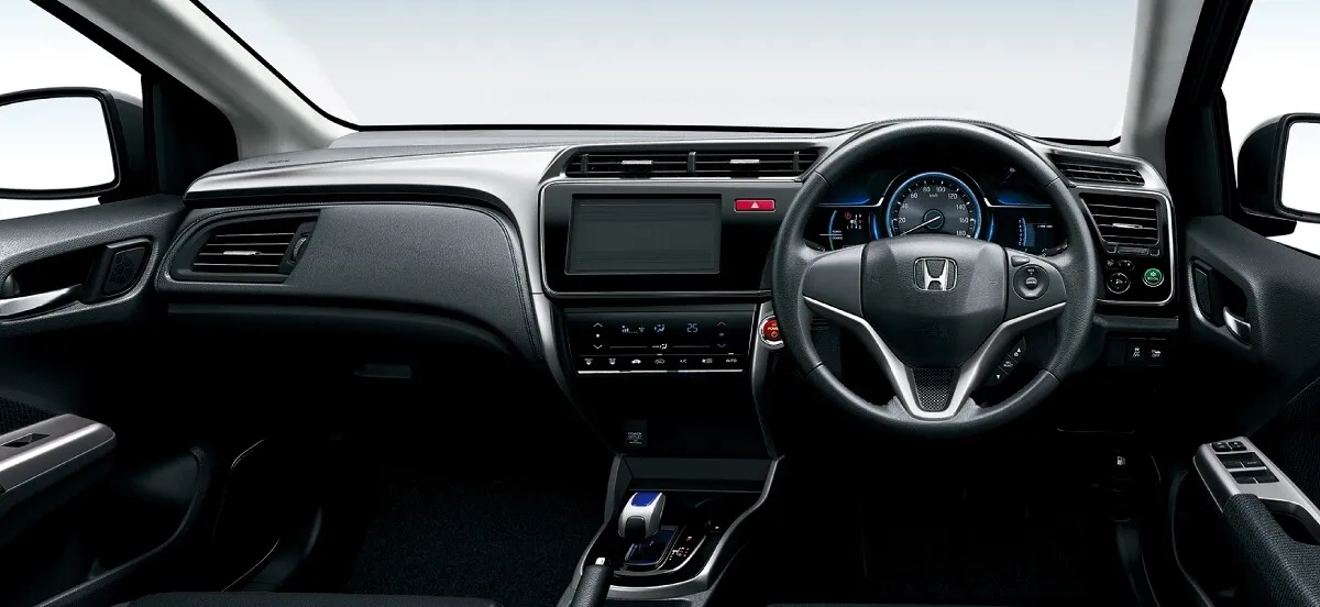 Honda Grace Hybrid (33)