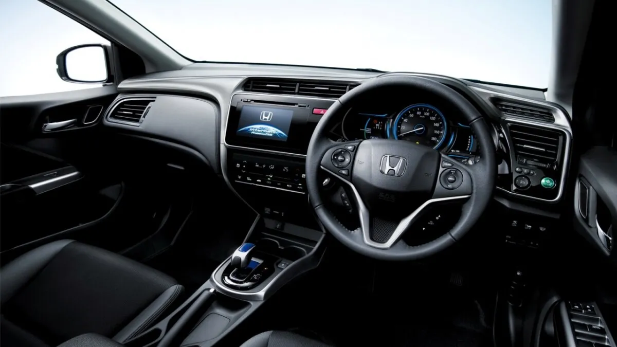 Honda Grace Hybrid (43)