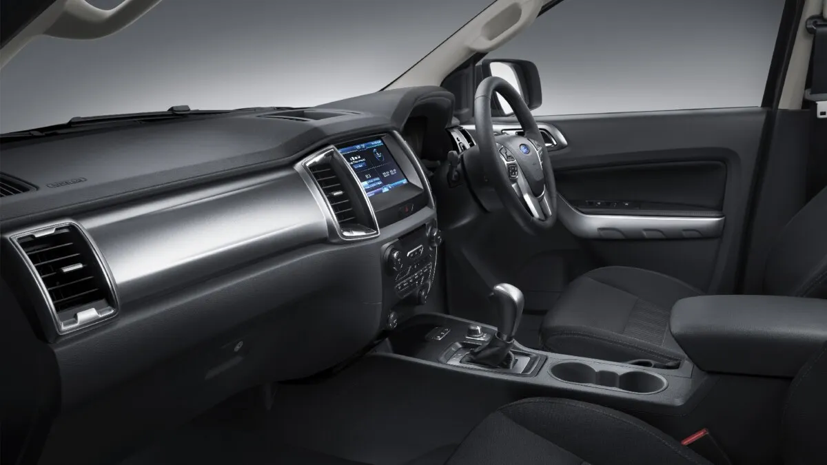 New Ford Ranger 6_interior pass