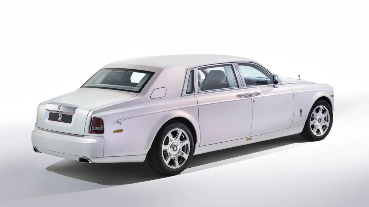 Rolls-Royce Phantom Serenity (17)