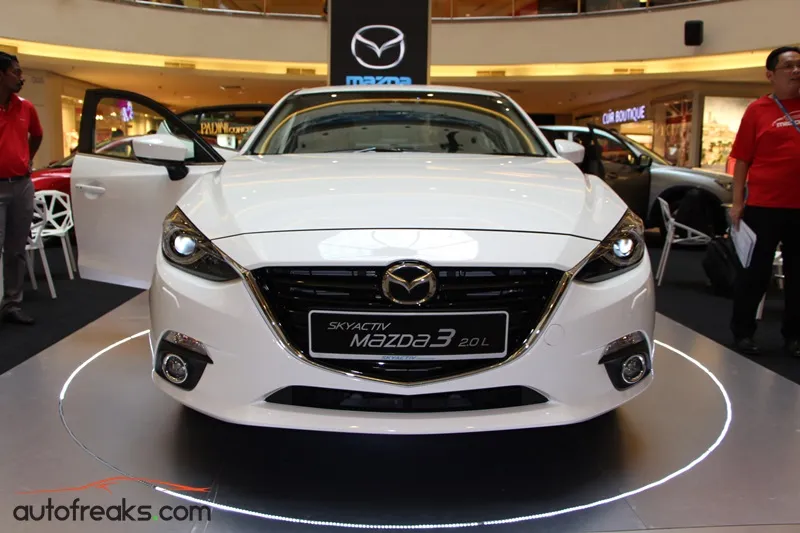 2015 Mazda3 2.0 CKD - 10