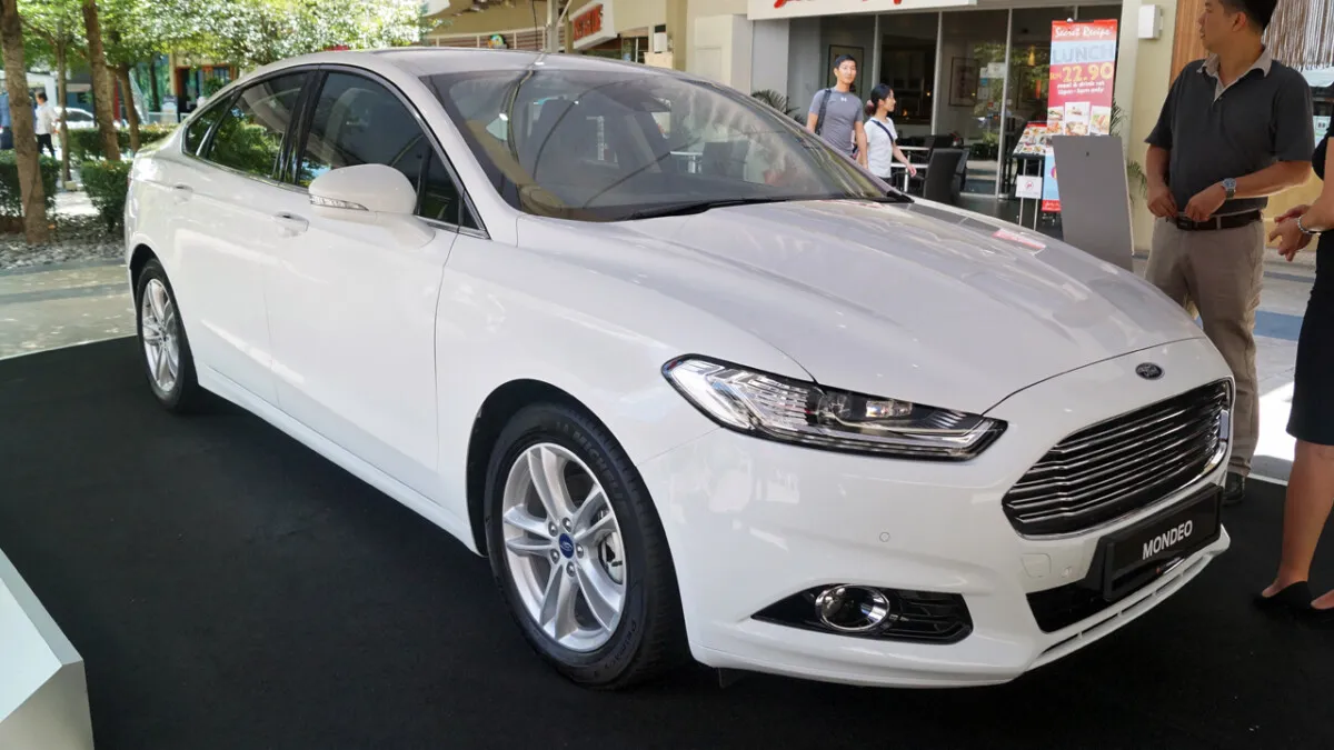 2015_Ford_Mondeo_EcoBoost (37)
