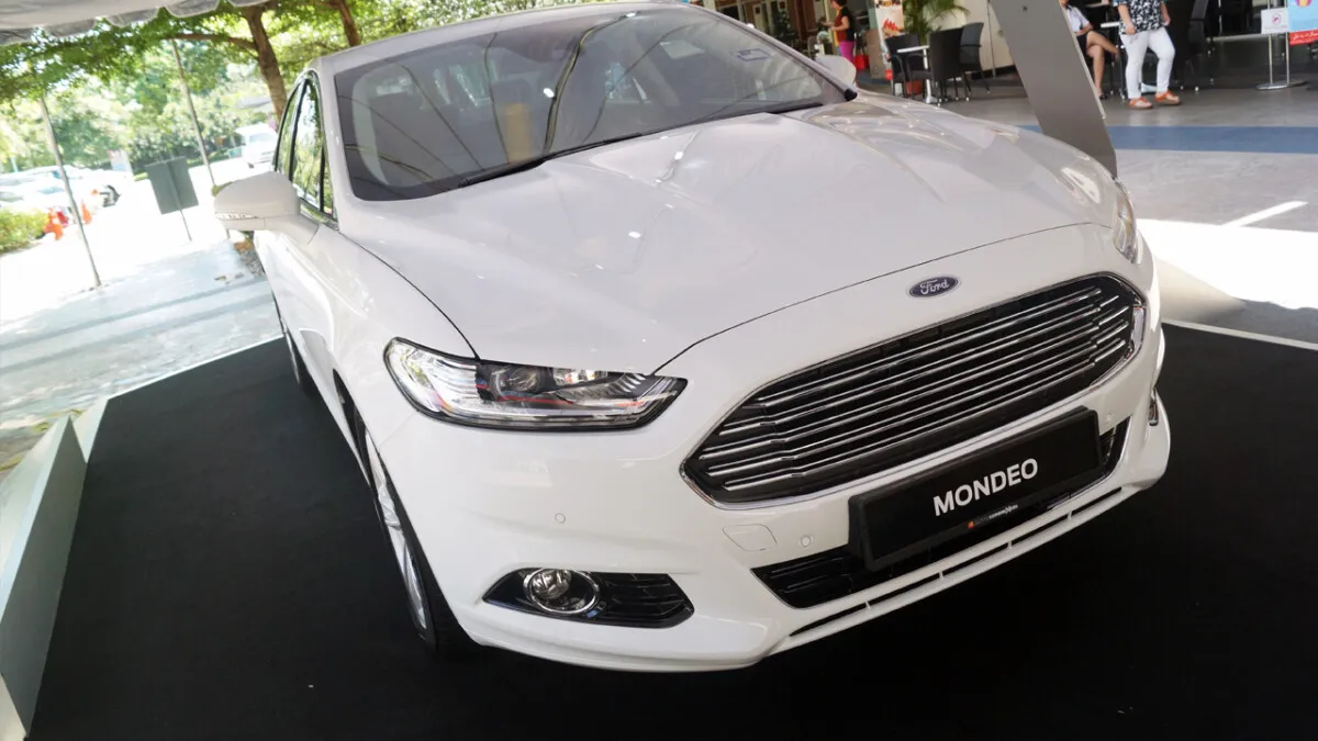 2015_Ford_Mondeo_EcoBoost (38)