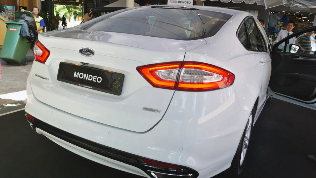 2015_Ford_Mondeo_EcoBoost (5)