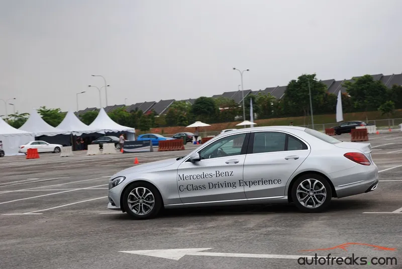 Mercedes-Benz C-Class Driving Experience - 13