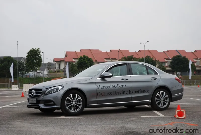 Mercedes-Benz C-Class Driving Experience - 15