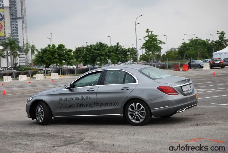 Mercedes-Benz C-Class Driving Experience - 16