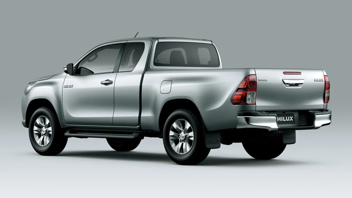 2015 Toyota Hilux (10)