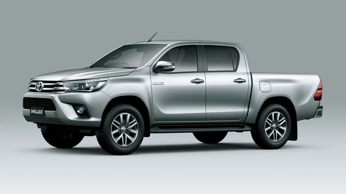 2015 Toyota Hilux (7)
