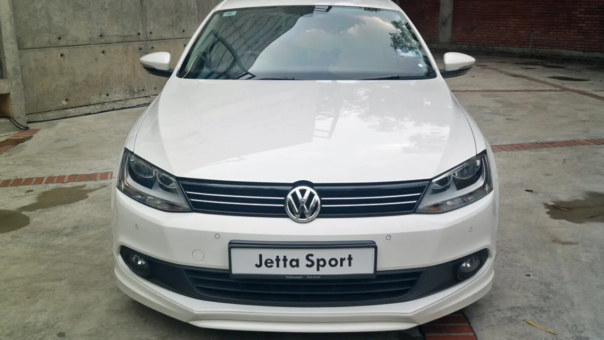 2015_Volkswagen_VW_Jetta_Limited_Edition (6)