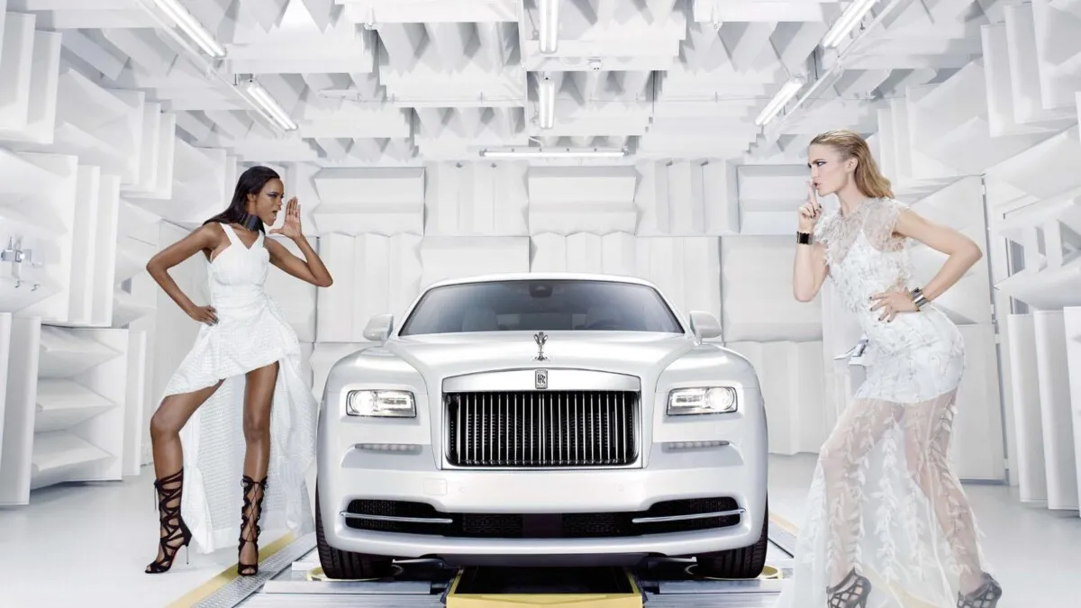 Rolls-Royce Wraith inspired by fashion (1)