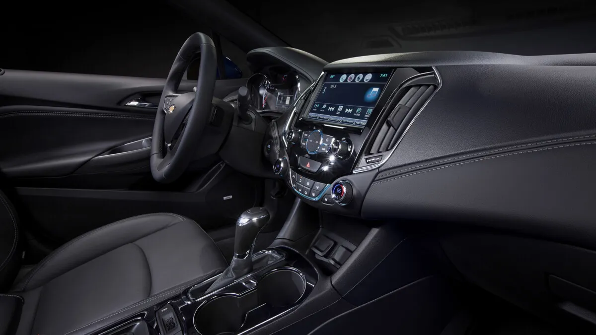 With greater spaciousness and technology, the 2016 Cruze’s interior is designed to be more comfortable and a better connected environment for the driver and passengers.