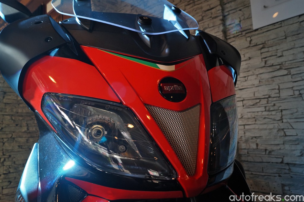 Aprilia Sr Max 300 Scootourer Introduced In Malaysia Priced From Rm28 800 Autofreaks Com