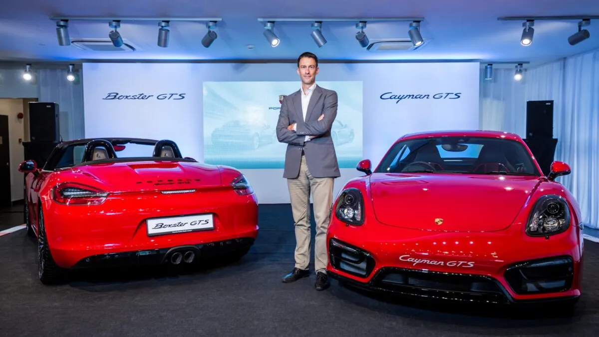 Arnt Bayer, CEO of SDAP with the new Boxster GTS and Cayman GTS