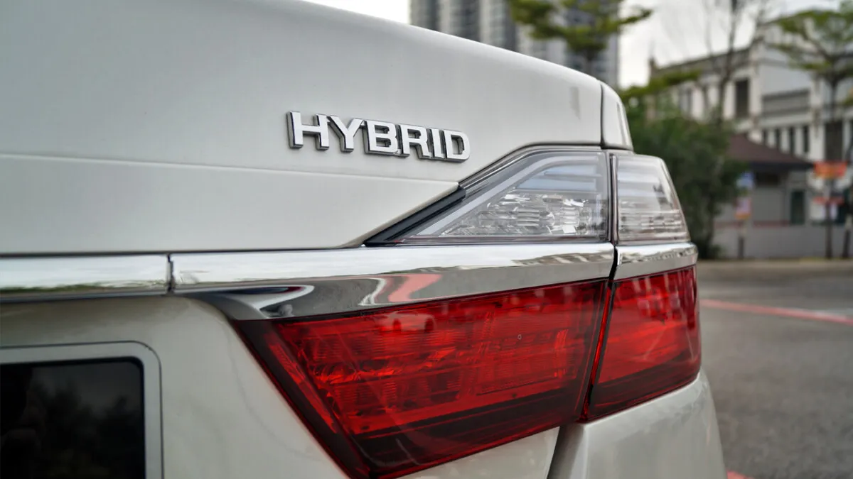 Toyota_Camry_Hybrid_2015 (25)
