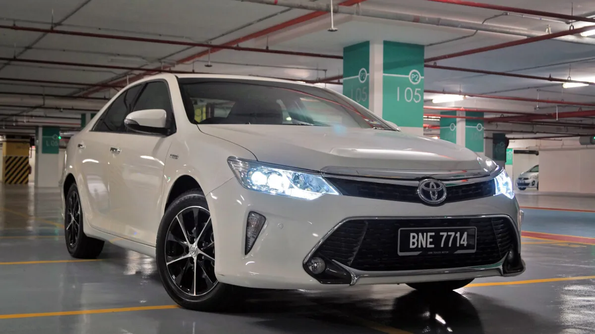 Toyota_Camry_Hybrid_2015 (31)
