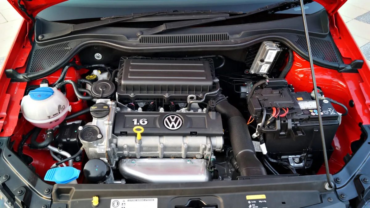 Volkswagen_VW_Polo_Sedan (14)