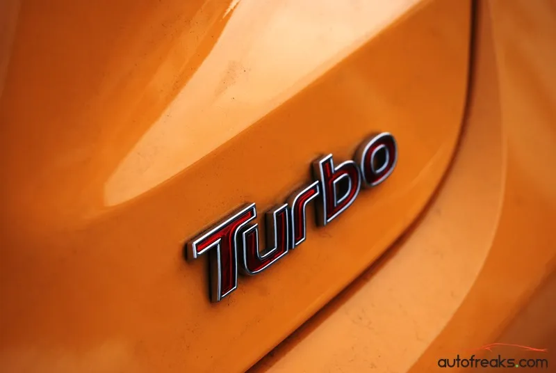 2015 Hyundai Veloster Turbo - 24