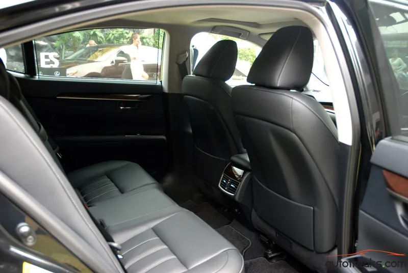 2015 Lexus ES - 6