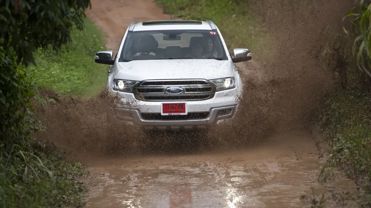 Ford Everest drive 009