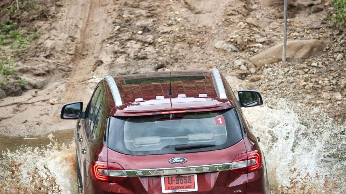 Ford Everest drive 046